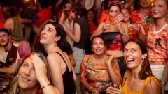 Horeca in Utrecht bereidt zich voor op late wedstrijd Nederland-Marokko