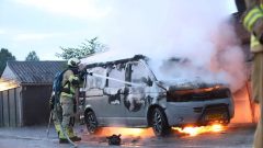 Camper in Veenendaal verwoest door brand, explosie in Amersfoort