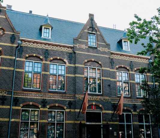 Hotel Ibis Styles Amsterdam Central Station Amsterdam: Ideaal Voor Toeristen In Amsterdam Hotel Ibis Styles Amsterdam Central Station Amsterdam: Ideaal Voor Toeristen In Amsterdam