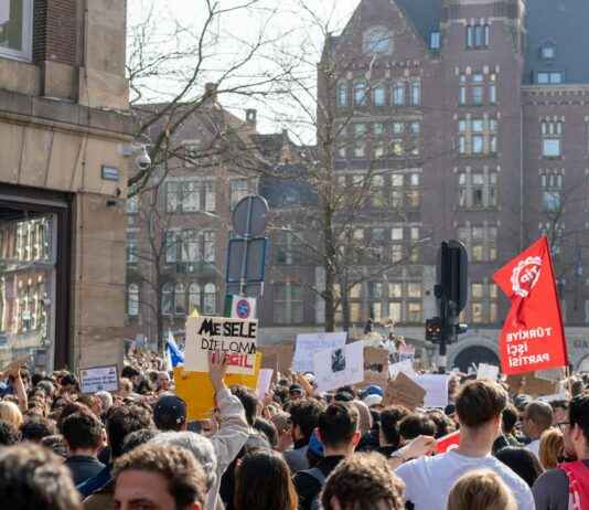 Pakhuis De Zwijger Piet Heinkade Amsterdam: Innovatieve Locatie Voor Evenementen In Amsterdam Pakhuis De Zwijger Piet Heinkade Amsterdam: Innovatieve Locatie Voor Evenementen In Amsterdam
