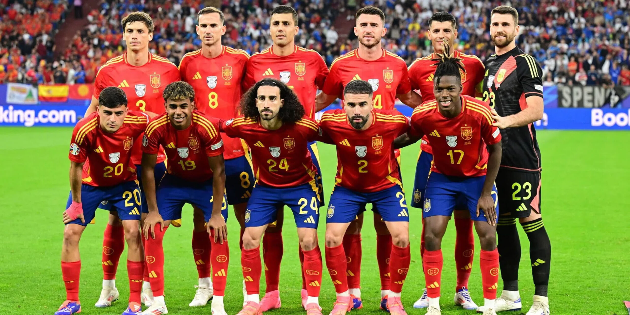 Spaans Voetbalelftal En Georgisch Voetbalelftal Opstellingen