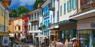 Winkelen Rond de Domtoren: Historie en Mode Hand in Hand Winkelen Rond de Domtoren: Historie en Mode Hand in Hand