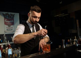 Ronnie Stam Ontdekt: Geheimen Achter Zijn Succes En Carrière