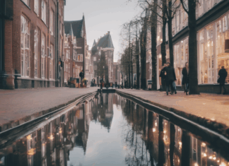 Hoe Je Werk Vindt Via Netwerken in Utrecht: Gids 2024 Hoe Je Werk Vindt Via Netwerken in Utrecht: Gids 2024