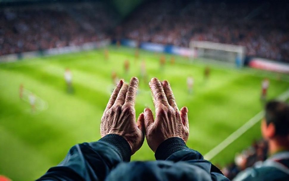 De sleutel tot consistentie: hoe je je team mentaal en tactisch optimaal voorbereidt op Europa League-wedstrijden*