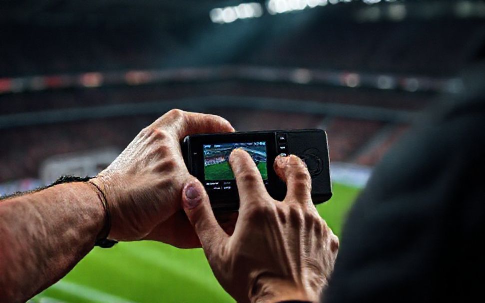 Waarom je het Ajax speelschema altijd bij de hand moet hebben*