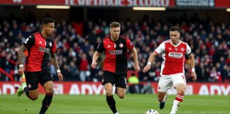 Feyenoord en PSV strijden om koppositie na 3-2 overwinning