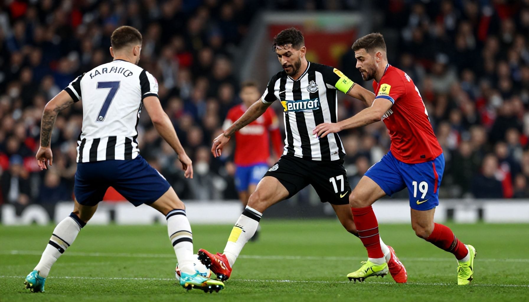 Hoe Newcastle United hun defensieve tactiek aanpast tegen Atlético Madrid’s druk*