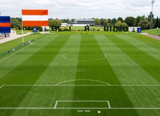 Vergelijk de opstellingen van Nederland en Engeland U19 voor de komende wedstrijden