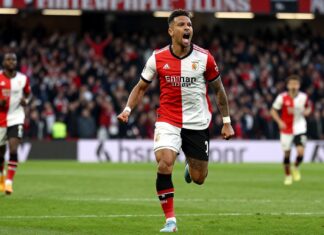 Heracles verrast Feyenoord met 3-1 overwinning in eigen Kuip