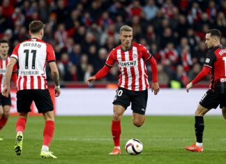 PSV verslaat Feyenoord met 3-1 in spannende topper om titelstrijd