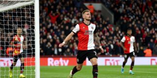 Quinten Timber scoort na 27 minuten in debuut voor Feyenoord onder 21